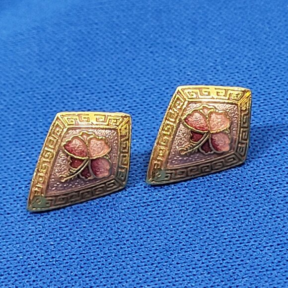 Gold Tone Clover Stud Earrings With Enamel Inlay & Greek Key Border Vintage - Picture 1 of 4